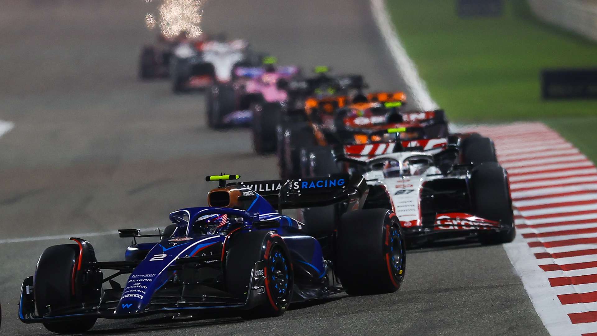 她在前场的 她在前场的